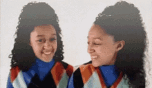 Sister Twins GIF - Sister Twins Pointing GIFs