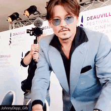 Johnny Depp Deauville2019 GIF - Johnny Depp Deauville2019 Oops GIFs