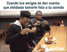 Picture Of Food Cuando Tus Amigos Se Dan Cuenta GIF