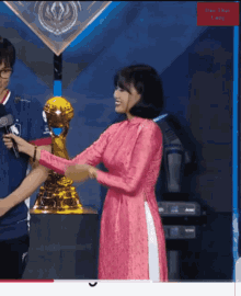Minh Nghi Interview GIF - Minh Nghi Interview Laughing GIFs