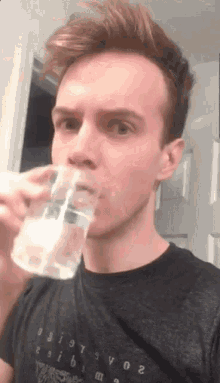 Maximilian Hydrate GIF - Maximilian Hydrate Hydrate Or Diedrate GIFs