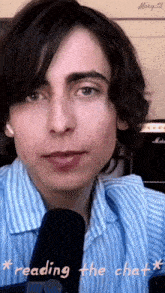 Reading Chat Aidan Gallagher GIF - Reading Chat Aidan Gallagher Aidan GIFs