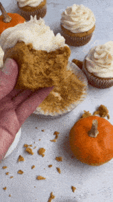 Pumpkin Cupcakes Dessert GIF - Pumpkin Cupcakes Cupcakes Dessert GIFs