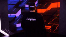 Reynor Reynor Walkout GIF - Reynor Reynor Walkout Reynor Posing GIFs
