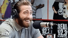 Jake Gyllenhaal Laughing GIF - Jake Gyllenhaal Laughing Lol GIFs