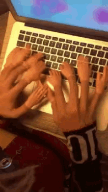 Finger Hands Typing GIF - Finger Hands Typing Comical GIFs