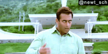 Salman Khan Asks Esha Deol To Come Towards Him Ek Baat Batani Hai GIF - Salman Khan Asks Esha Deol To Come Towards Him Ek Baat Batani Hai No Entry GIFs