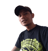 a man wearing a black t-shirt that says bahasa bajan cariera