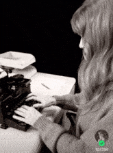 Taylor Typing On Typewriter Taylor Swift GIF - Taylor Typing On Typewriter Taylor Swift Typing GIFs