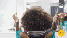 fix hair carnaval de belo horizonte curls styling in front of mirror