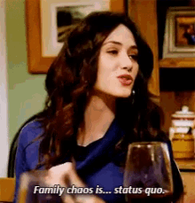 Fiona Family Chaos Is Status Quo GIF - Fiona Family Chaos Is Status Quo Shameless GIFs