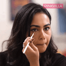 Putting An Eyeliner Naina Bhan GIF - Putting An Eyeliner Naina Bhan Pinkvilla GIFs