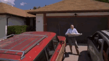 Pizza On The Roof GIF - Breaking Bad Pizza Cheese Pizza GIFs