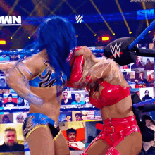 Sasha Banks Carmella GIF - Sasha Banks Carmella Punching GIFs