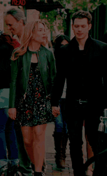 Sweet Hold Hands GIF - Sweet Hold Hands Couple GIFs