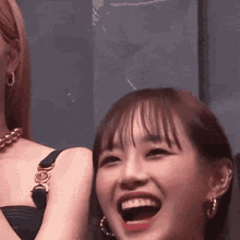 Loona Chuu First She Laughed Then She Laughent Quick Fast Facial Expression Change Laughing Laugh Then Serious Poker Face GIF - Loona Chuu First She Laughed Then She Laughent Quick Fast Facial Expression Change Laughing Laugh Then Serious Poker Face Crazycherryblue GIFs