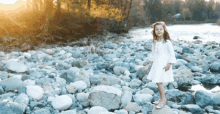 Nature Lover Kid Claire Ryann Crosby GIF - Nature Lover Kid Claire Ryann Crosby Claire And The Crosbys GIFs