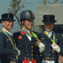 showing medals charlotte dujardin isabell werth kristina broring sprehe olympics