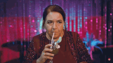 Look Around Sips Drink GIF - Look Around Sips Drink Sultan GIFs