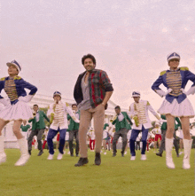 Nachna Kartik Aaryan GIF - Nachna Kartik Aaryan Shehzada Title Track Song GIFs