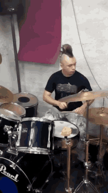 Drums Bubnjevi GIF - Drums Bubnjevi Moris GIFs