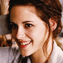 Kristen Stewart Smiling GIF - Kristen Stewart Smiling Blushing GIFs