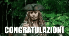 Congratulazioni Capitan Jack Sparrow Brindisi Cin Cin Laurea Matrimonio Auguri Evviva Daje GIF - Jack Sparrow Pirates Of The Caribbean Pirati Dei Caraibi GIFs