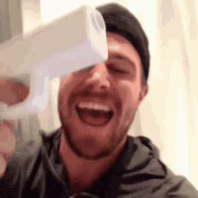 Stephen Amell Laughing GIF - Stephen Amell Laughing Cackle GIFs
