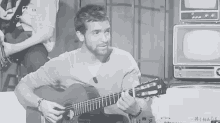 Pablo Alboran Guitar GIF - Pablo Alboran Guitar Sing GIFs