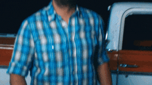 Walk With Swag Luke Bryan GIF - Walk With Swag Luke Bryan But I Got A Beer In My Hand Song GIFs