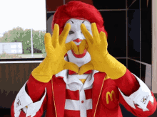 Ronald Kiss GIF - Ronald Kiss Heart GIFs