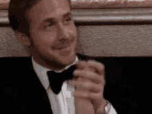 Ryan Gosling GIF - Ryan Gosling Sourire Applaudir GIFs