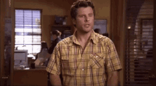 Shawn Spencer Looking Around GIF - Shawn Spencer Looking Around GIFs