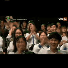 Nguyen Cu To Thứnguyên Lớn GIF - Nguyen Cu To Thứnguyên Lớn Clapping GIFs