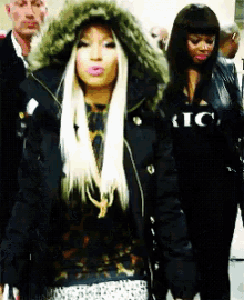 Nicki Minaj GIF - Nicki Minaj Walk GIFs