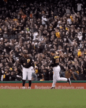 Photo: Pittsburgh Pirates Bryan Reynolds Homers to Tie Game - PIT2023073017  