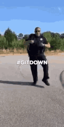 Git Down Hoe Down GIF - Git Down Hoe Down Dance GIFs
