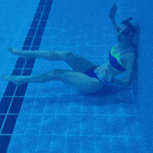 Teona Fingers GIF - Teona Fingers Under The Water GIFs