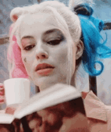 Harley Quinn Tea GIF - Harley Quinn Tea Reading GIFs