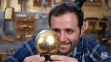 Uma Bola Perfeita De Ouro Bola De Ouro GIF - Uma Bola Perfeita De Ouro Bola De Ouro Gold Ball GIFs