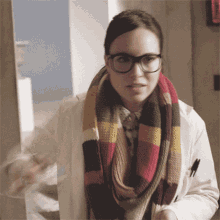 Doctor Who Scarf GIF - Doctor Who Scarf Inhaler GIFs