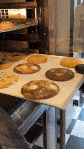 Cookies Dessert GIF - Cookies Dessert Out Of The Oven GIFs