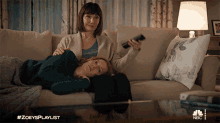Watching Tv Together Mary Steenburgen GIF - Watching Tv Together Mary Steenburgen Maggie GIFs