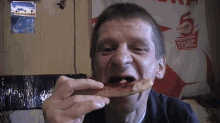 Major Suchodolski Pica GIF - Major Suchodolski Pica Eating GIFs