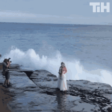 Wave Sea GIF - Wave Sea Wedding Photo GIFs