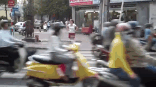 How To Cross The Street In Vietnam GIF - Vietnam Crazy Scary GIFs