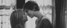 Emma Roberts Kiss GIF - Emma Roberts Kiss Love GIFs