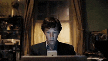 Benedict Cumberbatch Sherlock GIF - Benedict Cumberbatch Sherlock Phone GIFs