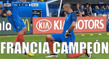 Futbolista Besando El Zapato GIF - Francia Campéon Copa Del Mundo Fútbol GIFs