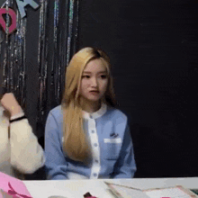 Gowon Loona Gowon GIF